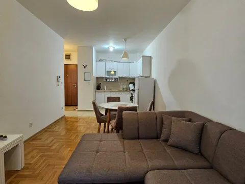Prodaja, jednosoban stan, 44m², Maslinjak, Budva