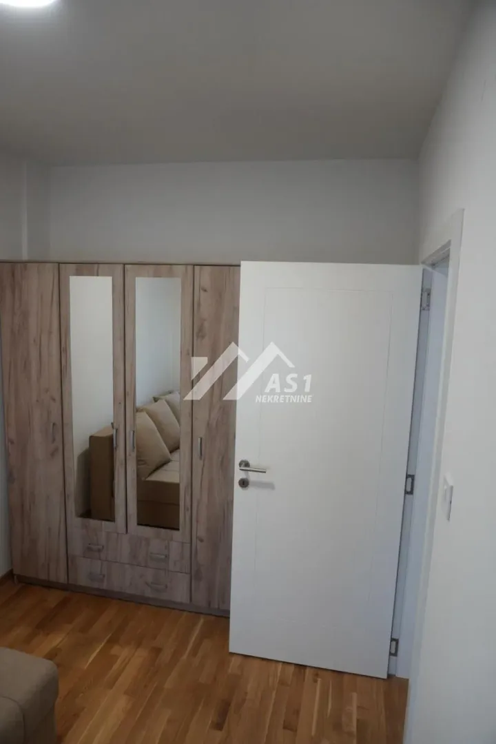 Izdavanje, jednosoban stan, 39m², Avijatičarsko naselje, Novi Sad Sve Podlokacije