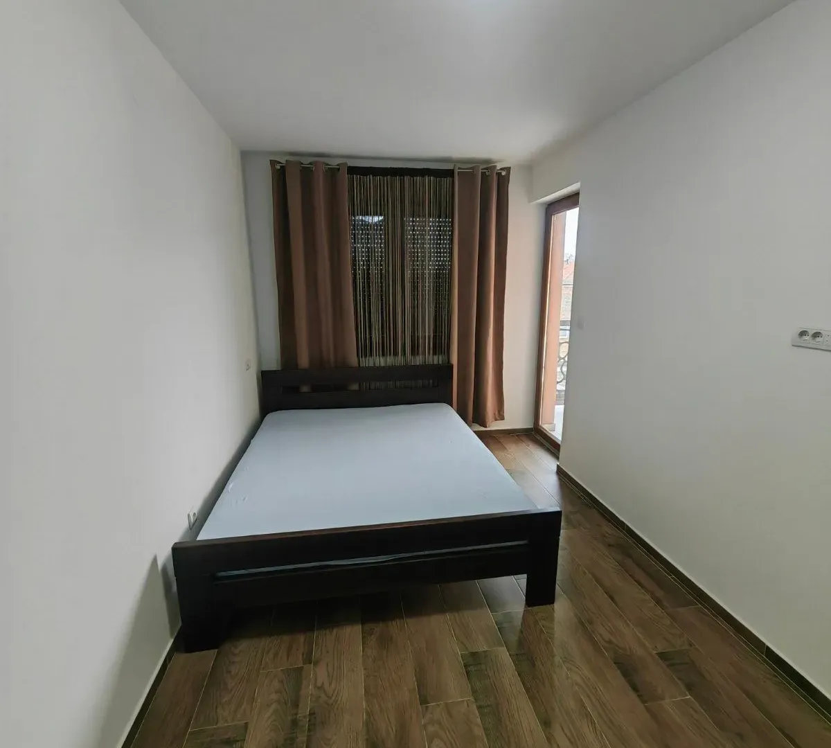 Izdavanje, dvosoban stan, 54m², Mala Amerika, Zrenjanin