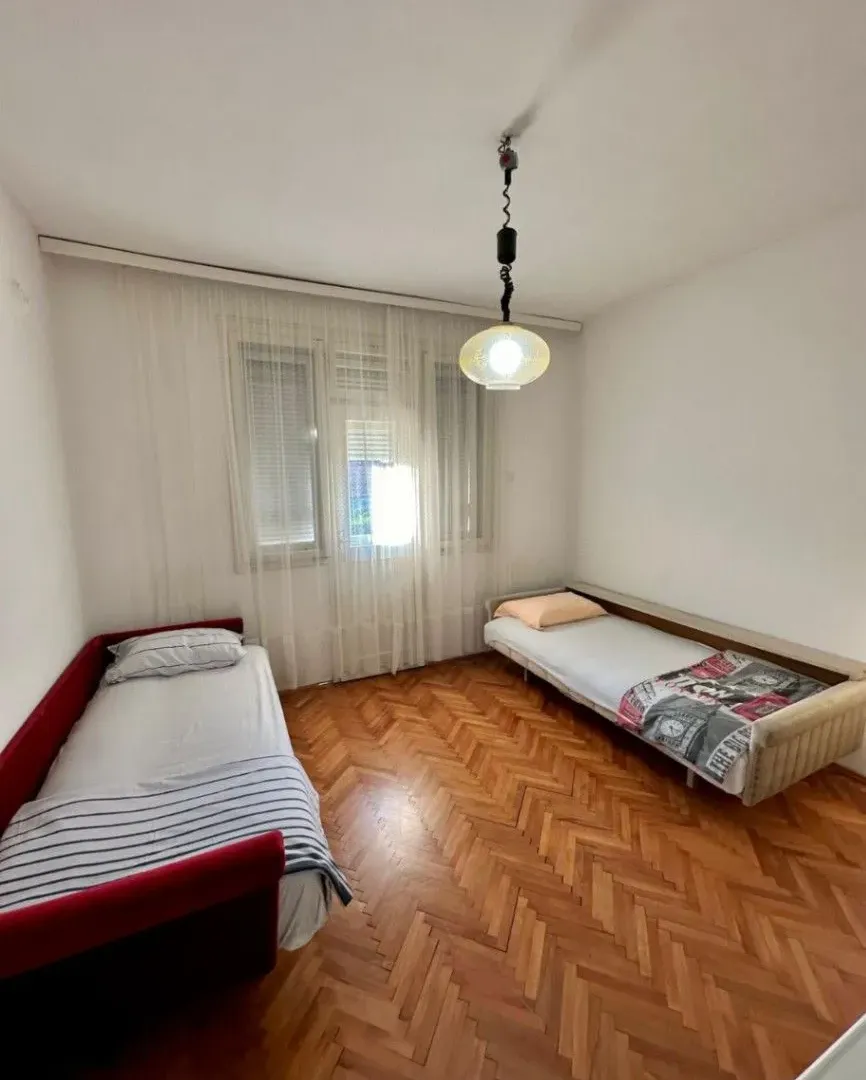 Izdavanje, trosoban stan, 107m², Masline, Podgorica