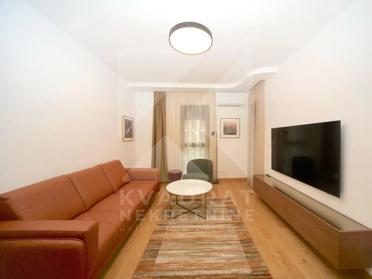 Izdavanje, jednosoban stan, 46m², City Kvart, Podgorica