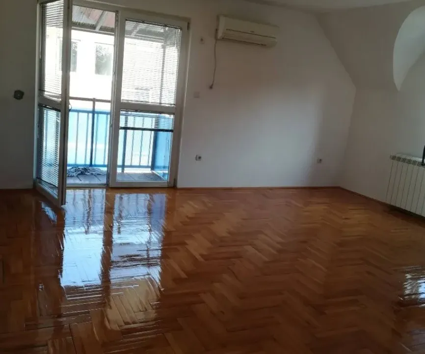 Izdavanje, stan, 38m², Zemun Gornji Grad, Zemun Sve Podlokacije