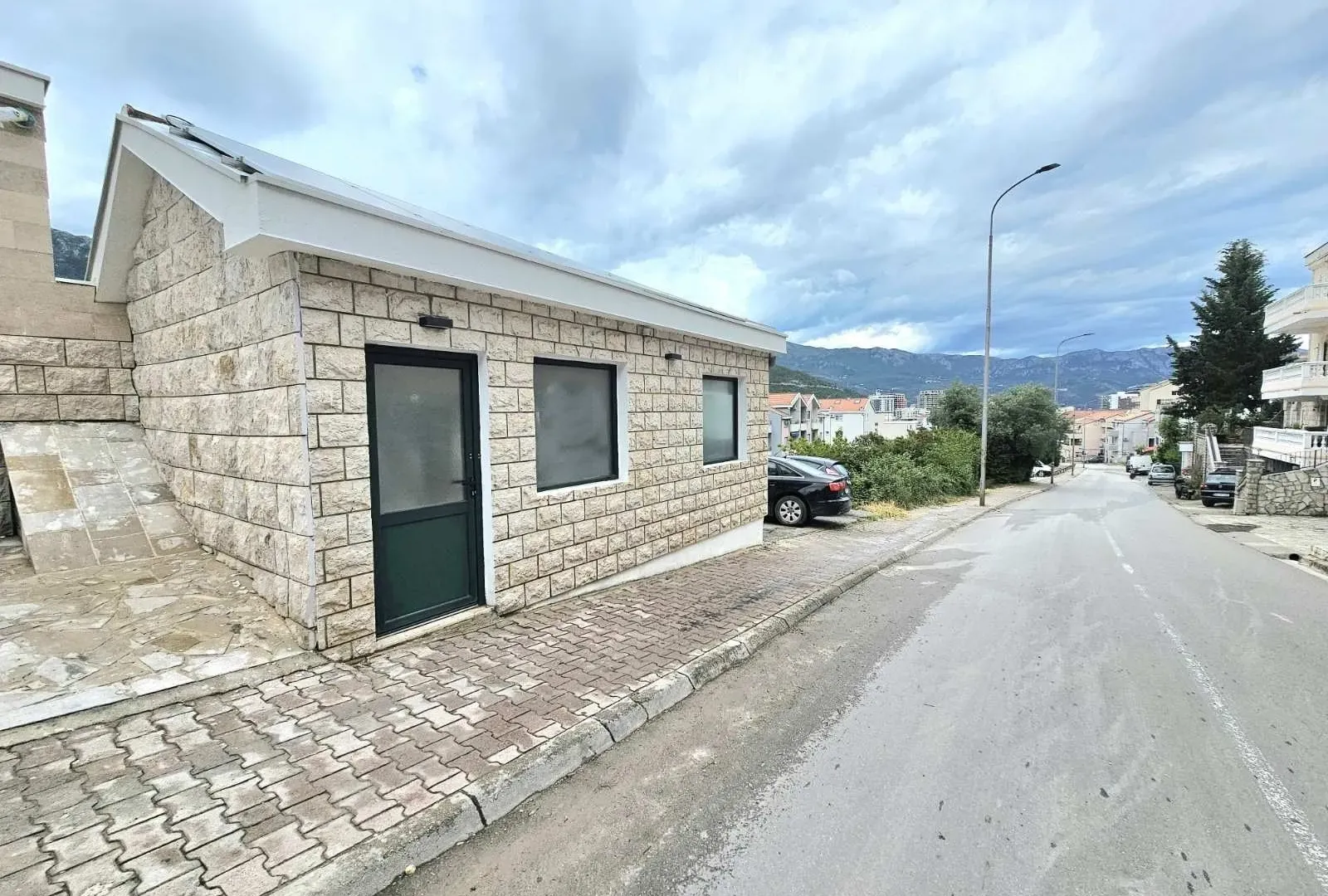 Izdavanje, poslovni prostor, 28m², Budva, Crna Gora