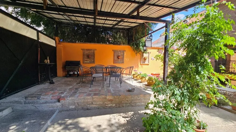 Izdavanje, kuća, 180m², Kalenić Pijaca, Vračar Sve Podlokacije