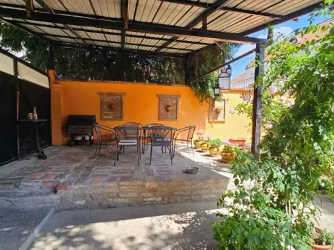 Izdavanje, kuća, 180m², Kalenić Pijaca, Vračar Sve Podlokacije - image 3