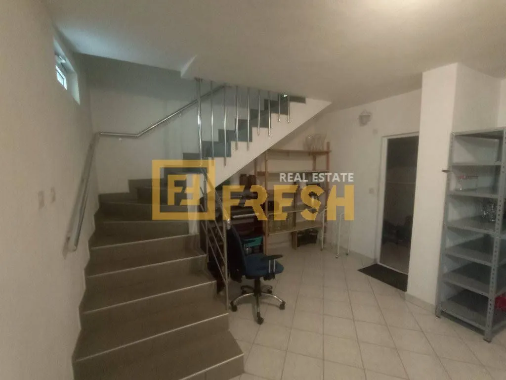 Prodaja, kuća, 423m², Donja Gorica, Podgorica