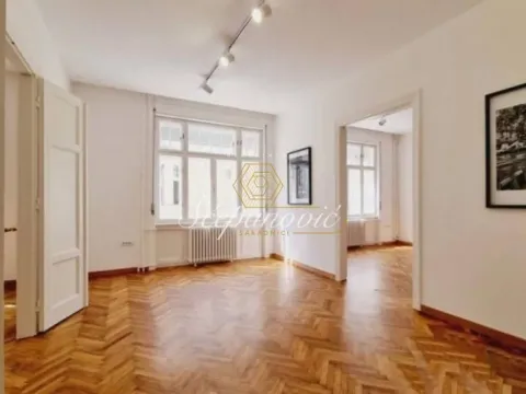 Izdavanje, četvorosoban stan, 115m², Centar, Novi Sad - image 12