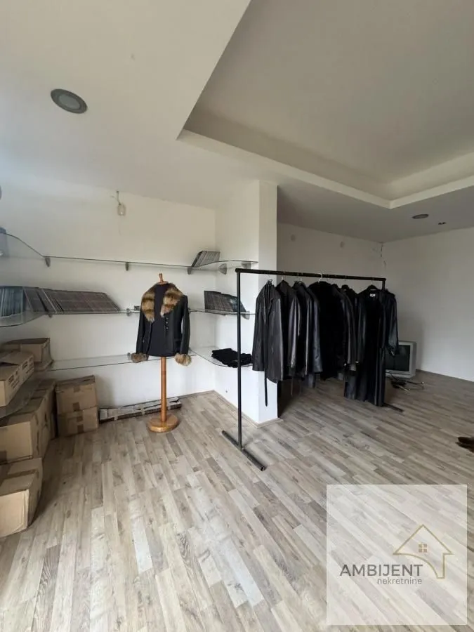 Prodaja, kuća, 203m², Novi Banovci, Stara Pazova