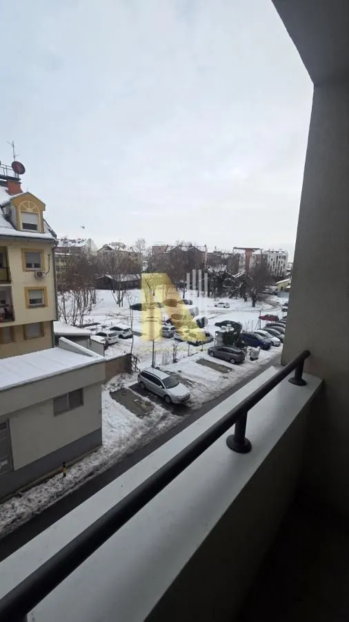Izdavanje, jednosoban stan, 33m², Rotkvarija, Novi Sad Sve Podlokacije