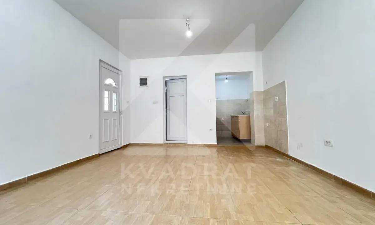Rent, studio apartment, 27m², Centar, Podgorica