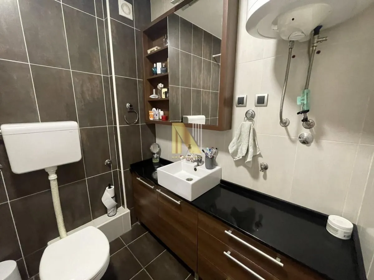 Prodaja, stan, 69m², Centar, Novi Sad