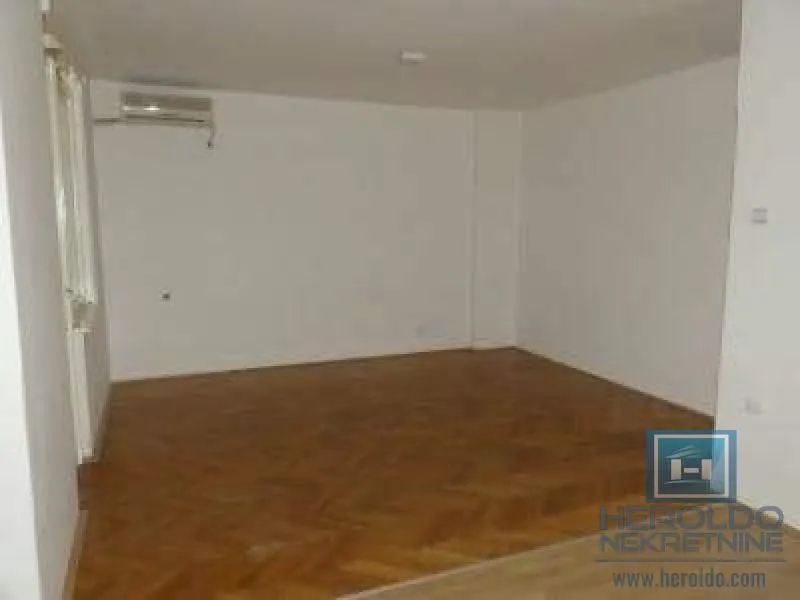 Prodaja, dvosoban stan, 50m², Centar, Jagodina