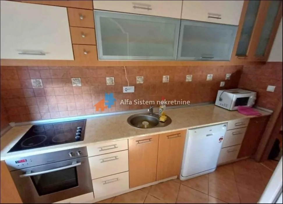 Izdavanje, trosoban stan, 80m², Južni Bulevar, Vračar Sve Podlokacije