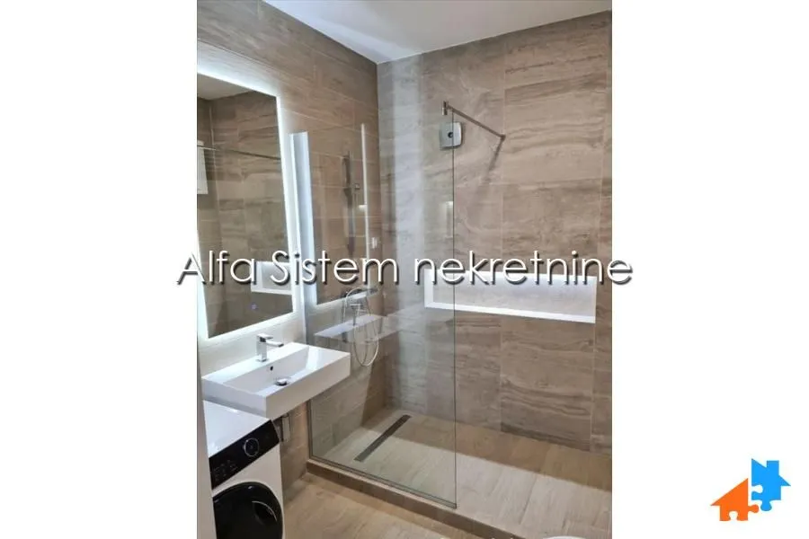 Rent, four bedroom apartment, 160m², Savski Venac, Beograd