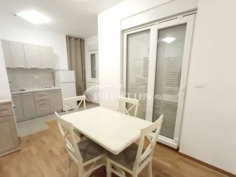 Izdavanje, jednosoban stan, 47m², City Kej, Podgorica - image 2