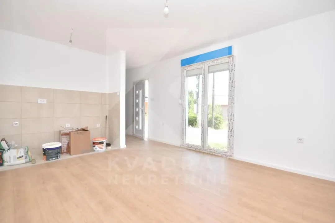 Izdavanje, kuća, 52m², Ibričevina, Podgorica