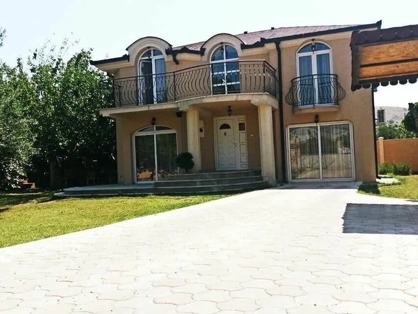 Rent, house, 200m², Donja Gorica, Podgorica