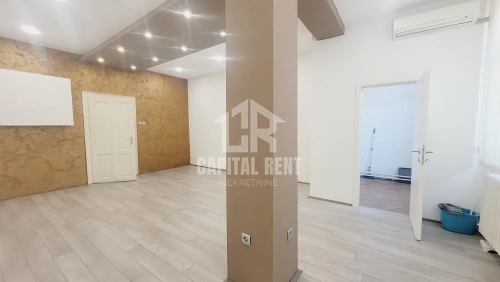 Izdavanje, poslovni prostor, 34m², Senjak, Beograd