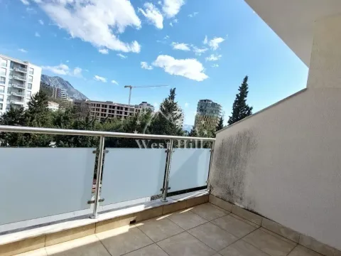 Sale, one bedroom apartment, 54m², Bečići, Budva - image 11