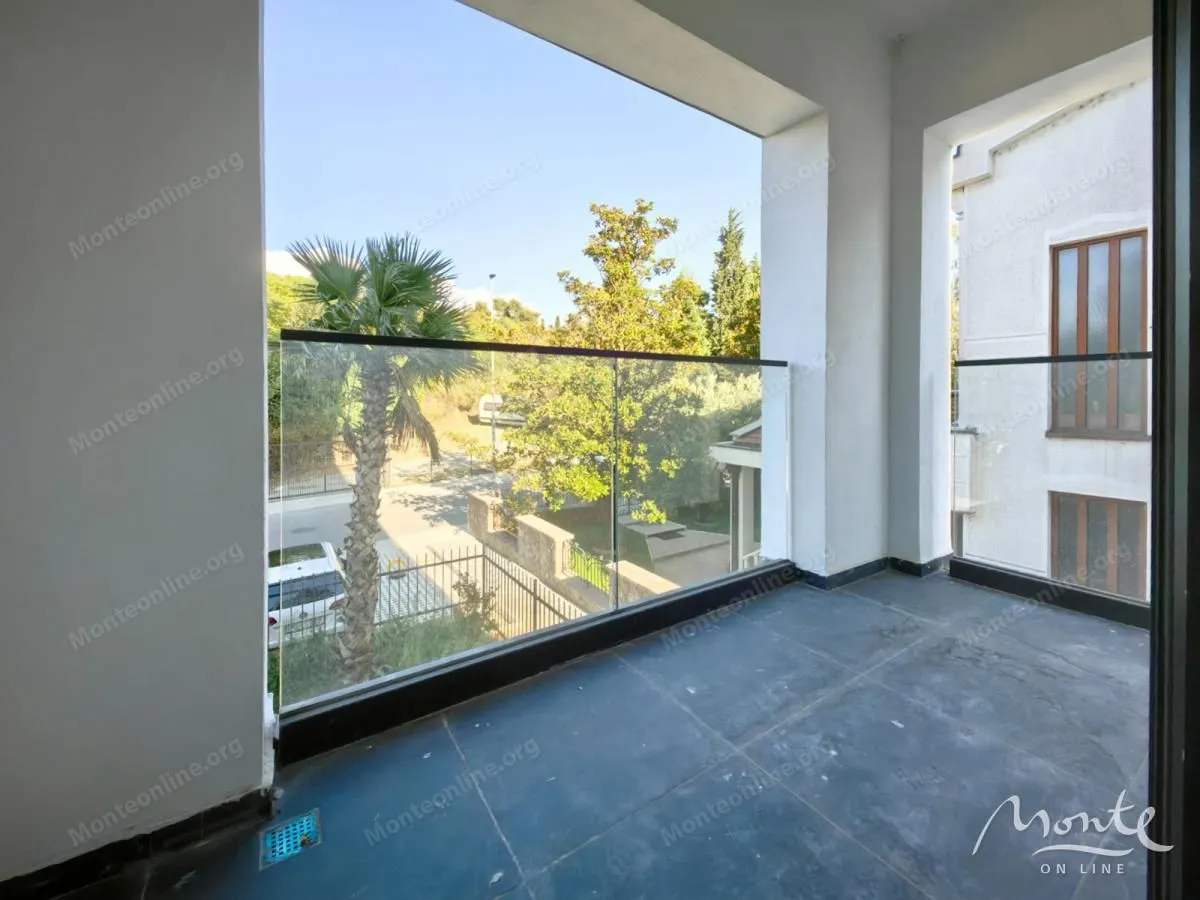 Prodaja, trosoban stan, 111m², Vezirov Most, Podgorica