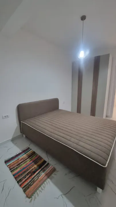 Izdavanje, jednosoban stan, 42m², Lazi, Budva