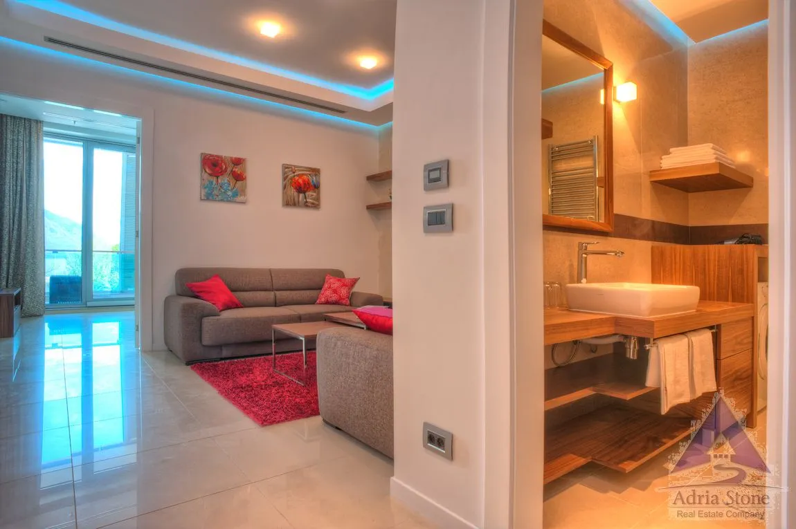Sale, two bedroom apartment, 95m², Centar, Budva