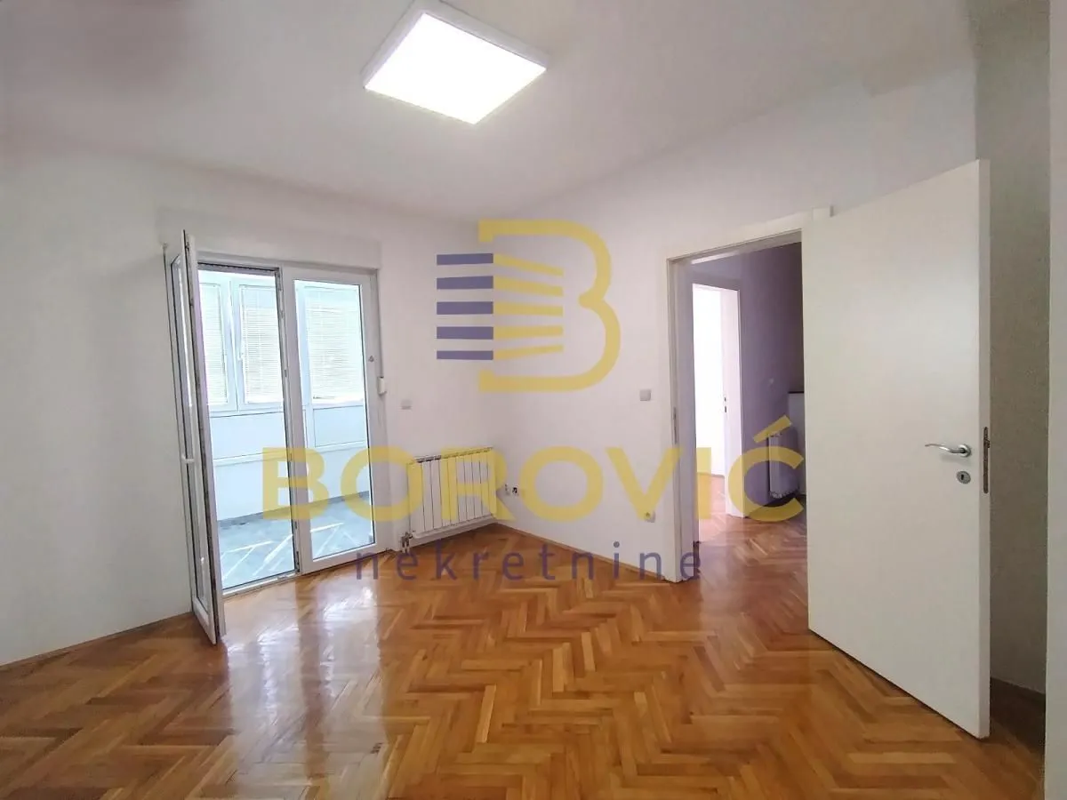Prodaja, četvorosoban stan, 117m², Savski Venac, Beograd