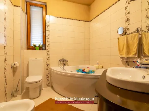 Prodaja, kuća, 303m², Orahovac, Kotor - image 17