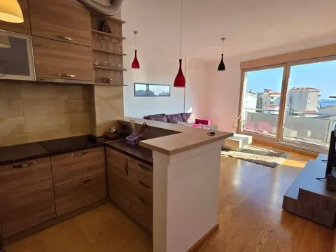 Rent, two bedroom apartment, 74m², Bečići, Budva - image 2