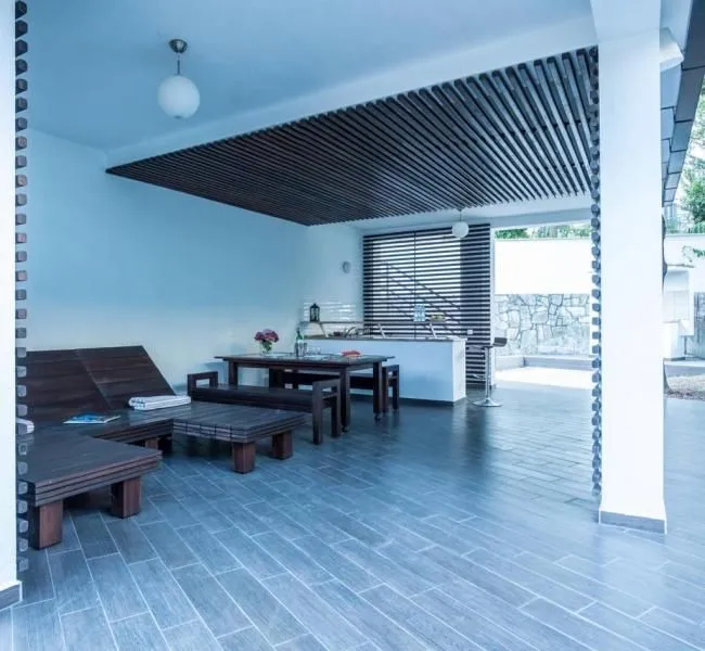 Prodaja, četvorosoban stan, 180m², Kotor, Crna Gora
