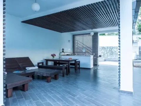 Prodaja, četvorosoban stan, 180m², Kotor, Crna Gora - image 8