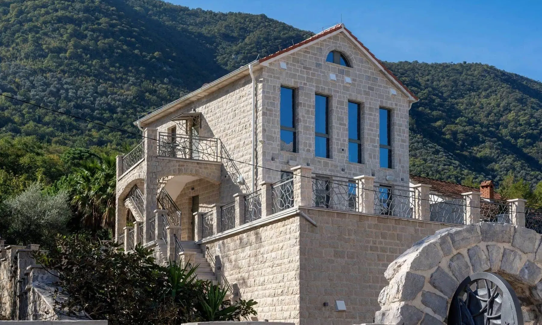 Prodaja, ugostiteljski objekat, 731m², Stoliv, Kotor