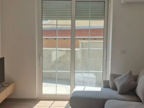 Izdavanje, garsonjera, 46m², Gradiošnica, Tivat - image 5