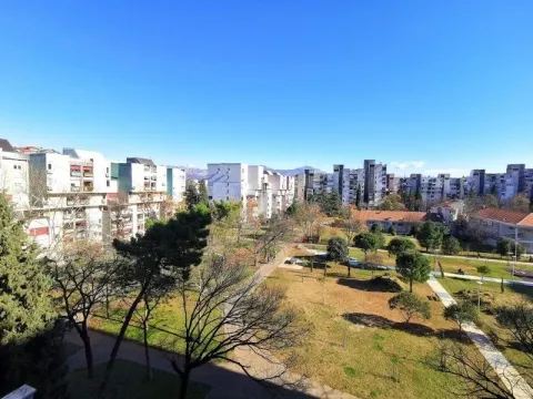 Izdavanje, stan, 105m², Blok 5, Podgorica - image 20