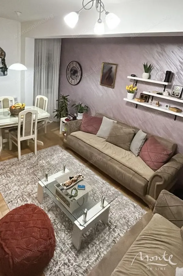 Prodaja, dvosoban stan, 72m², Momišići, Podgorica