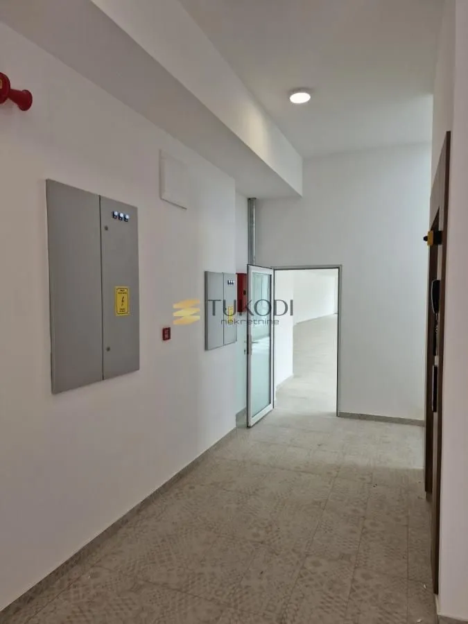 Rent, office space, 930m², Telep, Novi Sad Sve Podlokacije