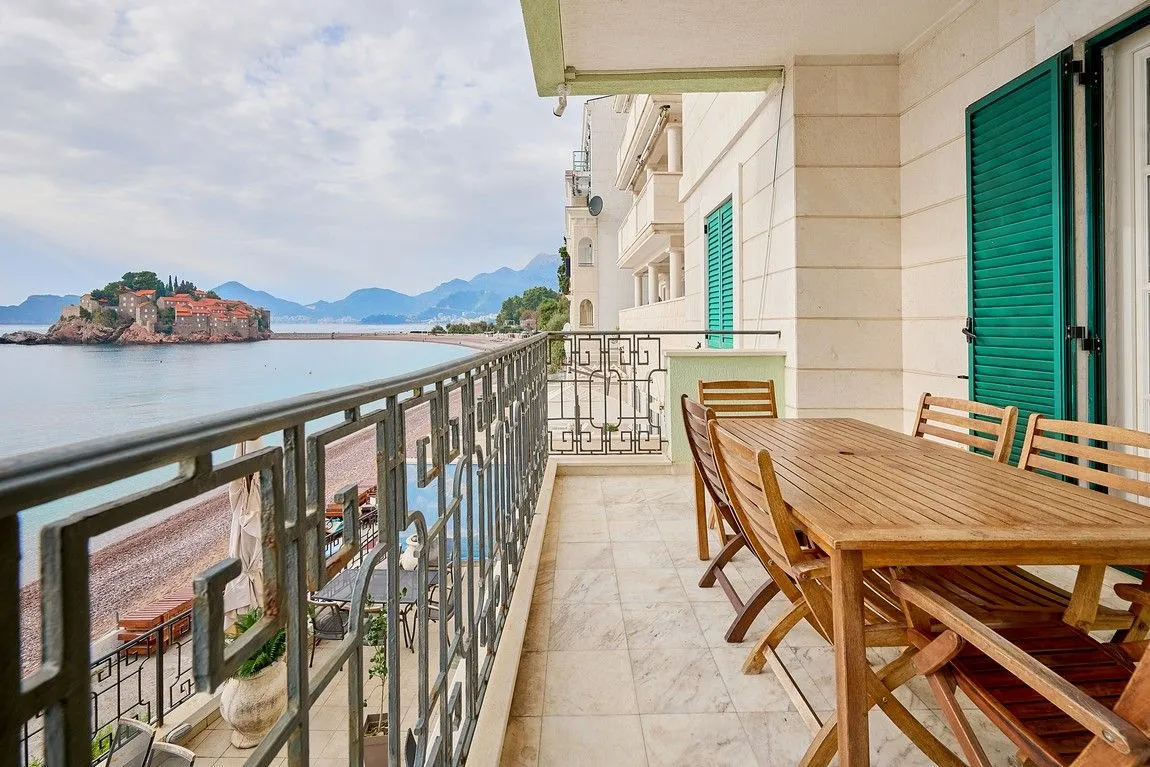 Sale, four bedroom apartment, 131m², Sveti Stefan, Budva