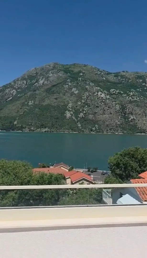Sale, one bedroom apartment, 95m², Stoliv, Kotor