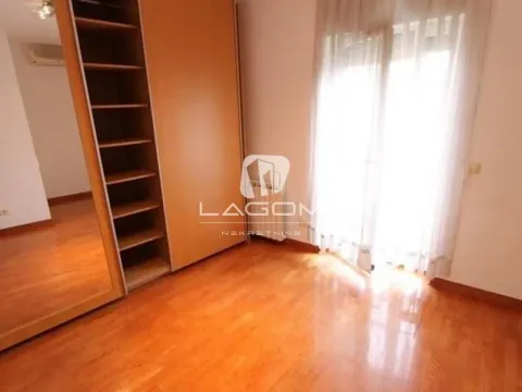 Izdavanje, stan, 203m², Vračar Hram, Vračar Sve Podlokacije - image 17