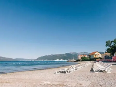 Rent, one bedroom apartment, 45m², Tivat, Crna Gora - image 7