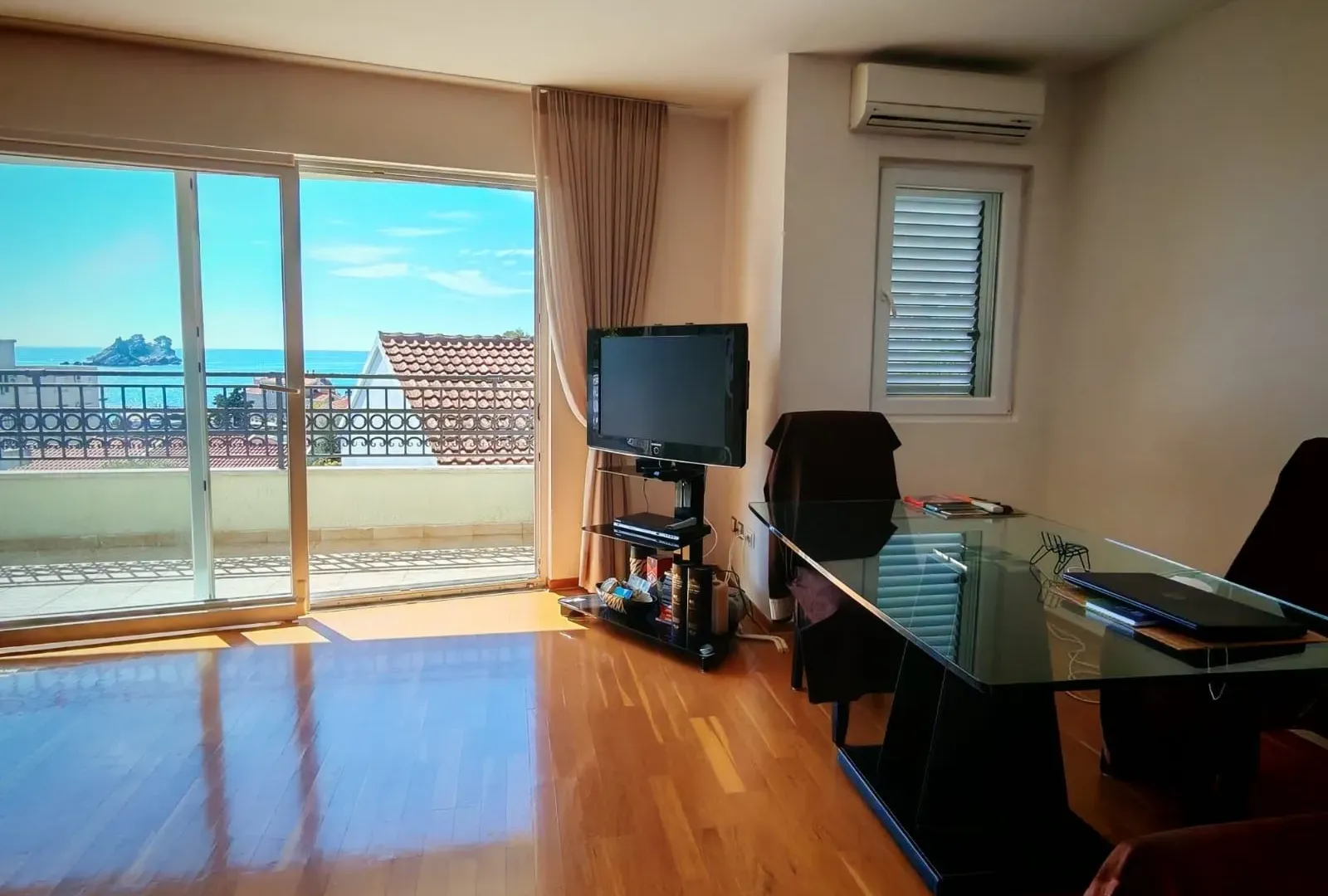 Sale, two bedroom apartment, 84m², Petrovac, Budva