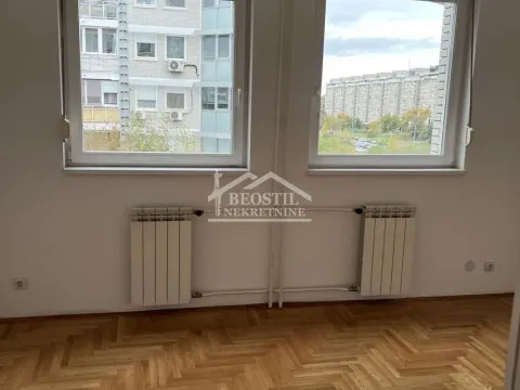 Sale, four bedroom apartment, 120m², Novi Beograd Blok 29, Novi Beograd Sve Podlokacije - image 7