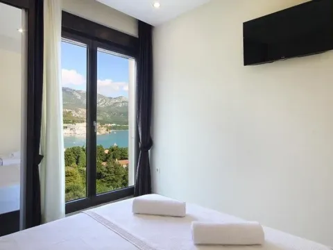 Sale, two bedroom apartment, 83m², Bečići, Budva - image 8