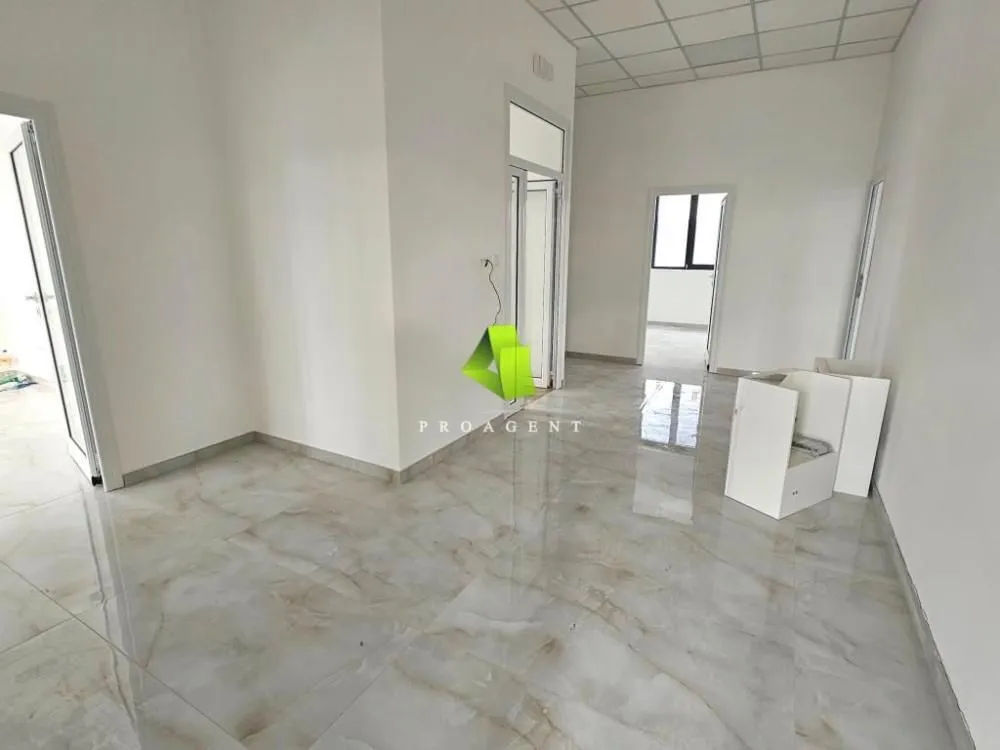 Rent, office space, 1200m², Pantelej, Niš