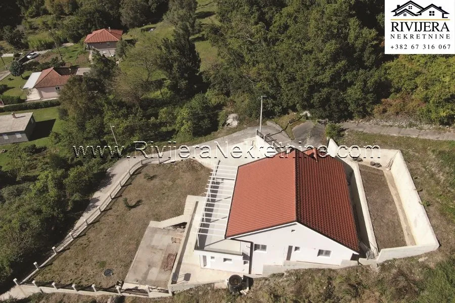 Prodaja, kuća, 220m², Zelenika, Herceg Novi