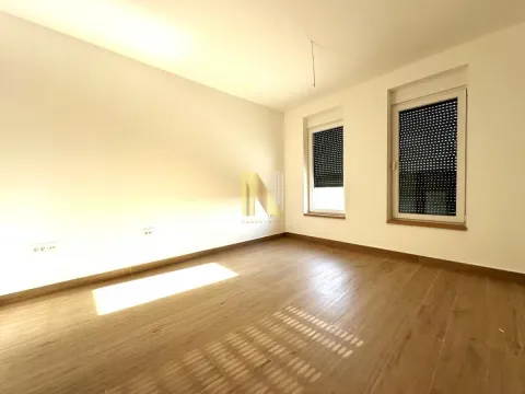 Prodaja, četvorosoban stan, 97m², Alibegovac, Petrovaradin - image 17