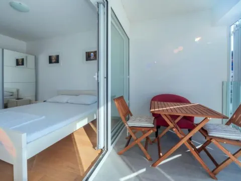 Daily-rent, three bedroom apartment, 75m², Pržno, Budva - image 6