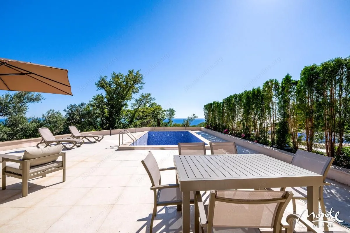Sale, house, 220m², Reževići, Budva