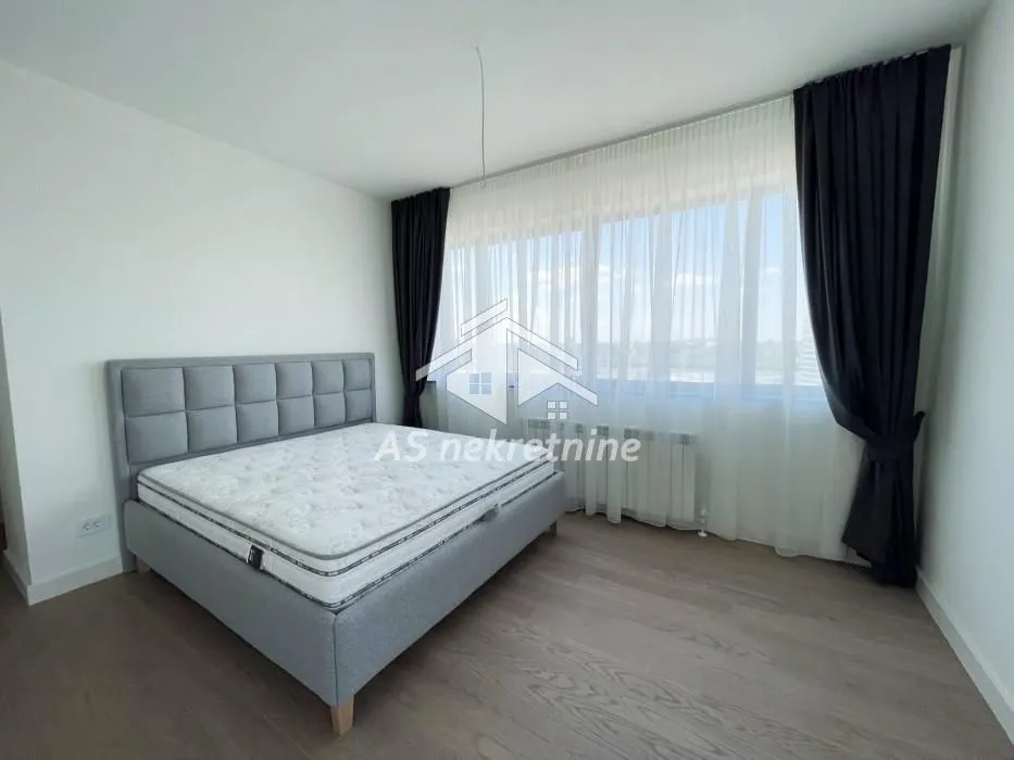 Izdavanje, četvorosoban stan, 152m², Savski Venac, Beograd