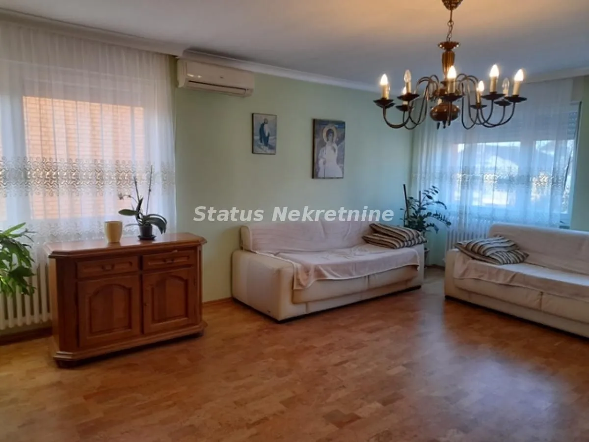 Prodaja, kuća, 360m², Sremska Kamenica, Petrovaradin